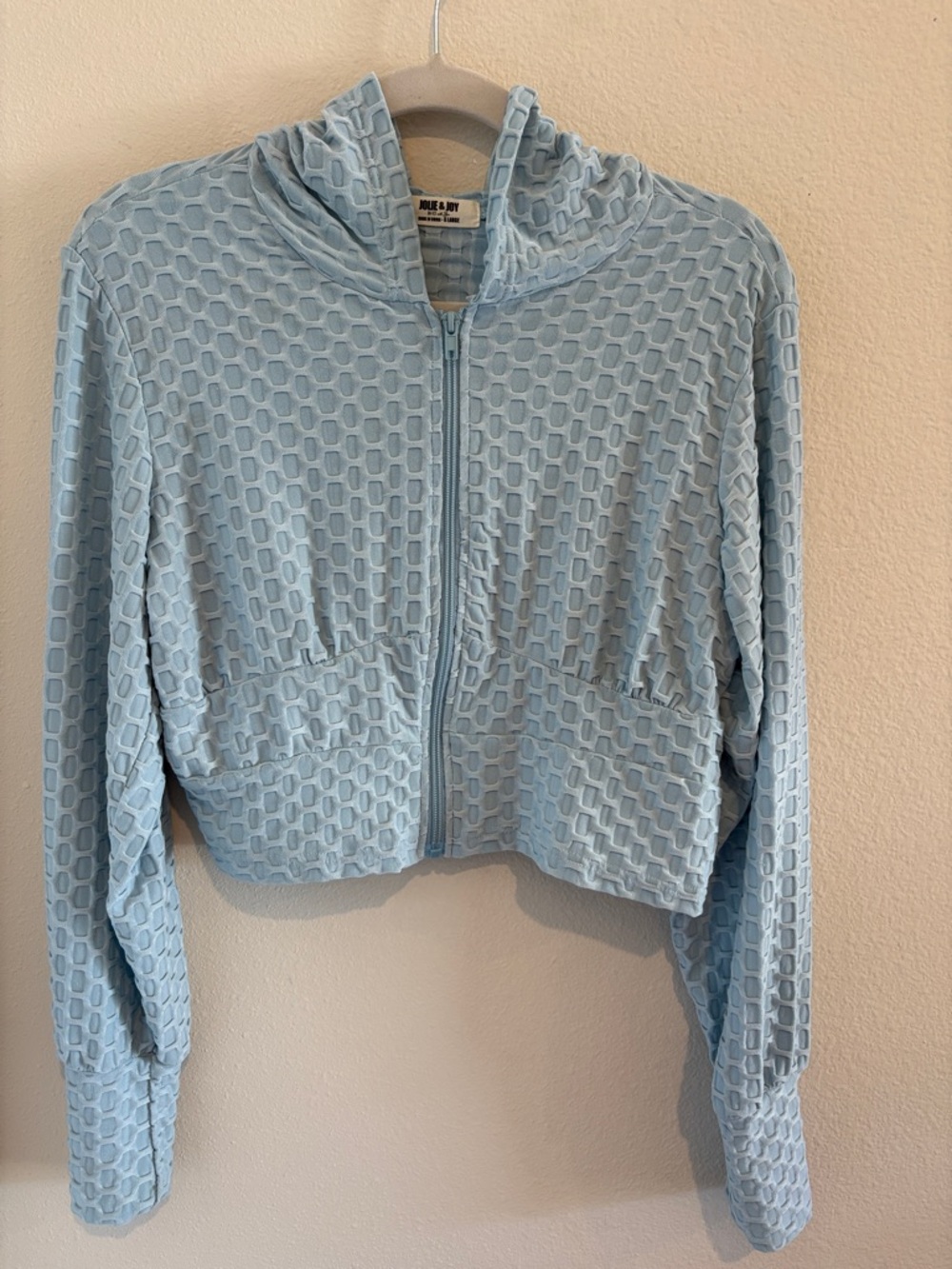 Light blue 2 piece set - biker shorts with hoodie 🦋💙🔵🔹🔷🩵 - Picture 5 of 8